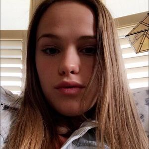 Meet your Posher, Charlotte